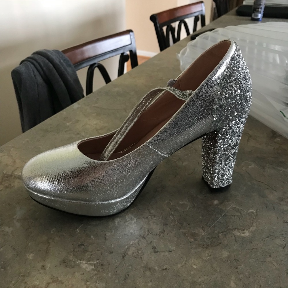 Brand new never worn size 8 dress shoes